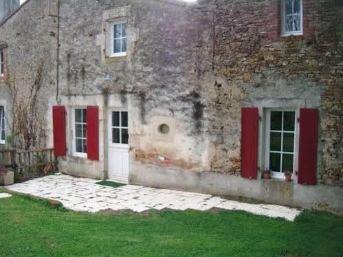 Gite Le Puy Rabasteau Шантони Экстерьер фото